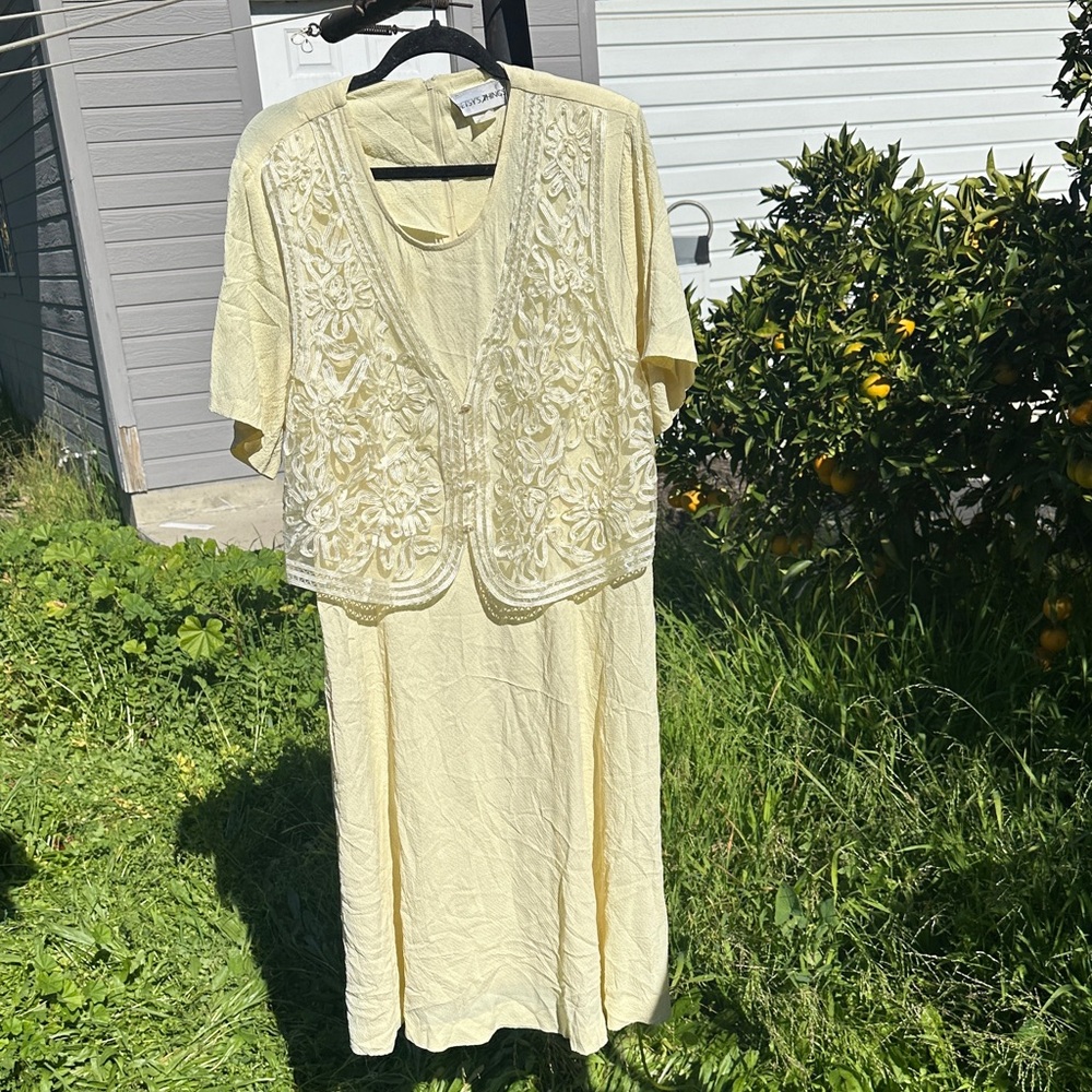 Vintage Elegant Cream Formal Dress with Sequin Vest